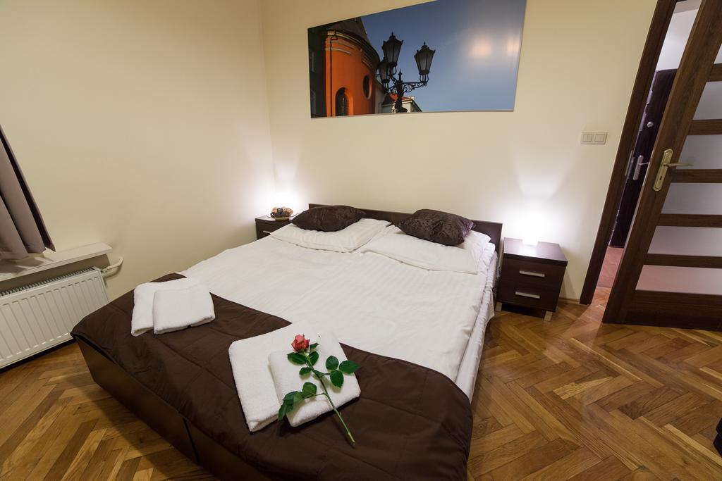 Place 4 You Apartments Krakov Pokoj fotografie